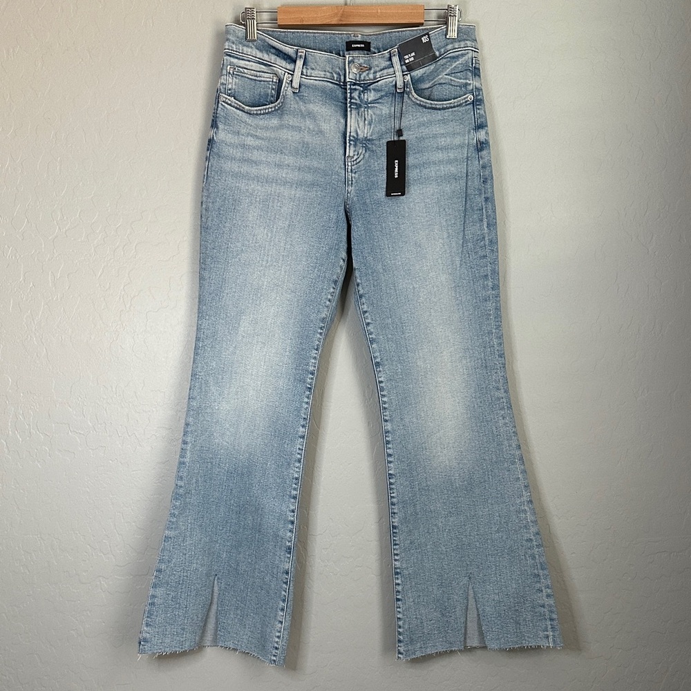 EXPRESS ‘70s Flare Mid Rise Jeans (Short)